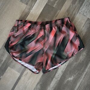Nike Women's Dri-Fit Patterned Athletic Shorts Medium